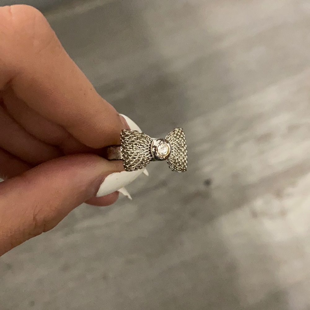 Bow Ring